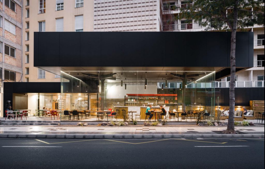 ‘Entrelímites’. Reforma y ampliación de local comercial en la avenida Primero de Mayo Las Palmas de Gran Canaria